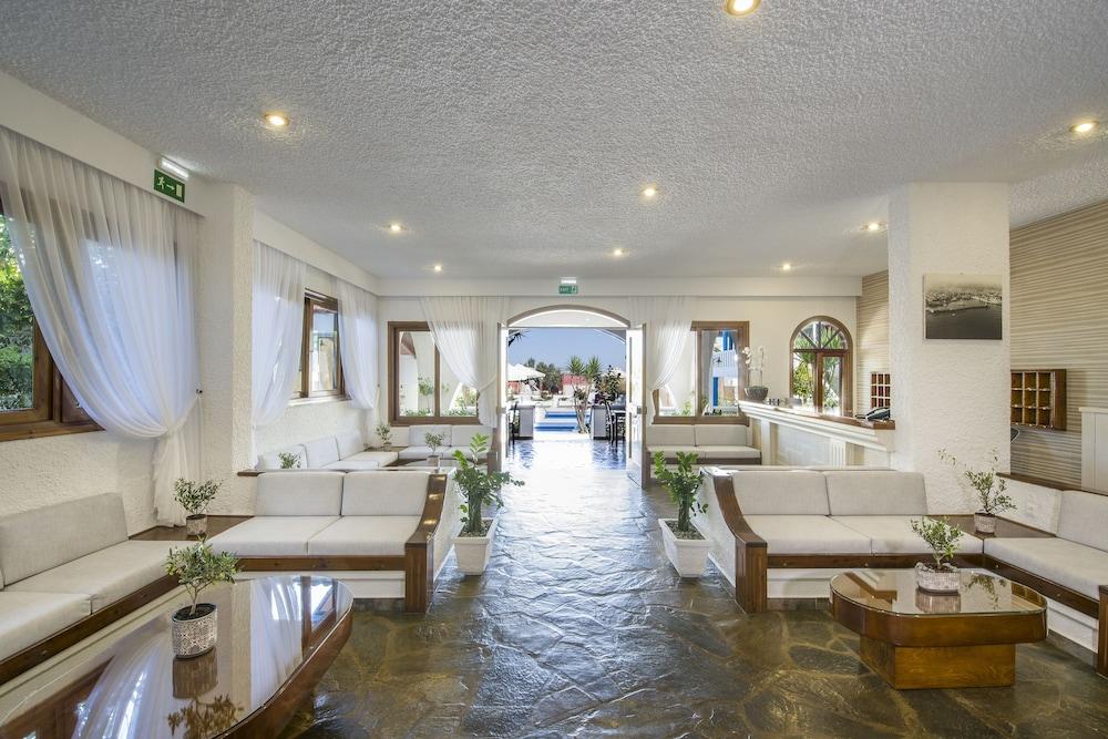 Skala Apartments Agia Marina Buitenkant foto